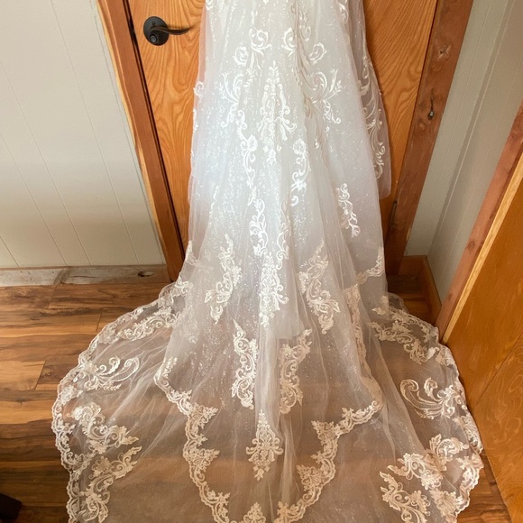 Essense of Australia D2771 - Picture 5 of 8